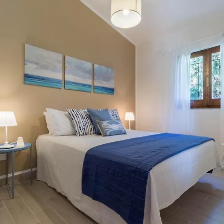 Casa Azzurra - Casa Con Giardino Privato A A Due Passi Dal Mare ヴィラ *